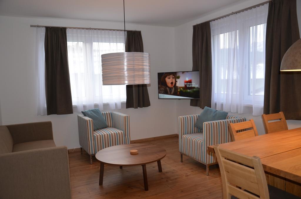 Apartment Haus Van Der Leij Russbach am Pass Gschuett Room photo