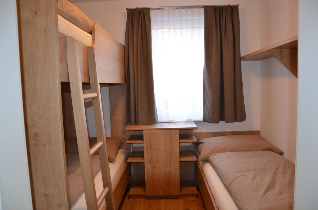Apartment Haus Van Der Leij Russbach am Pass Gschuett Room photo